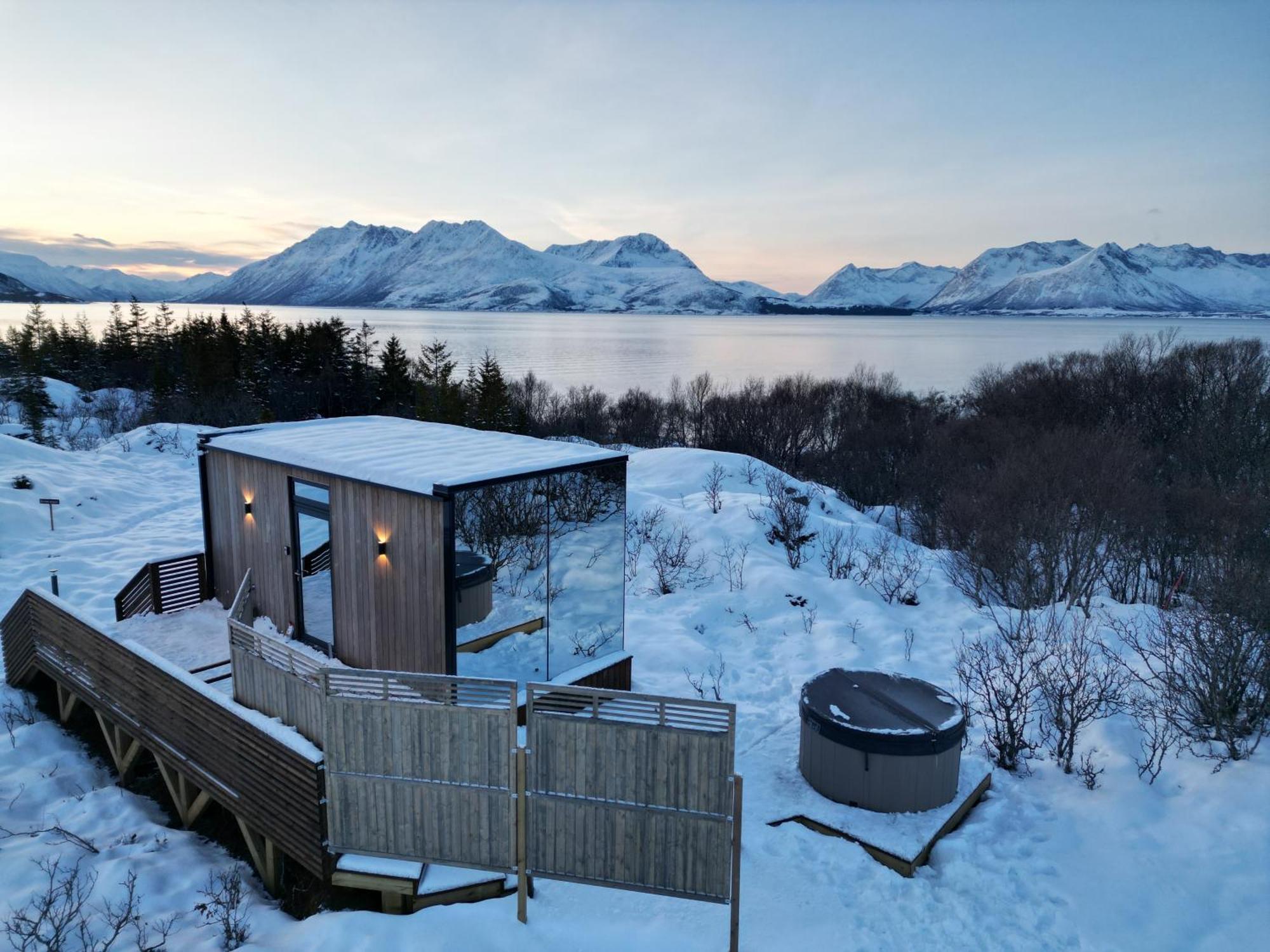 Wonderinn Arctic Utstrand Exteriör bild