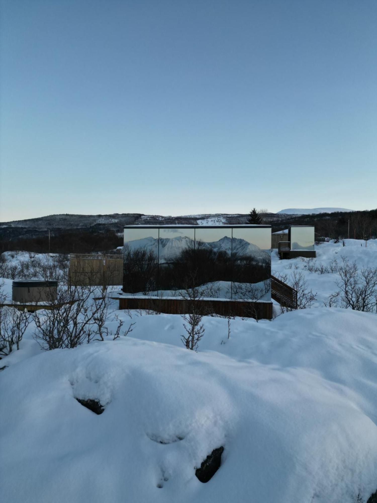 Wonderinn Arctic Utstrand Exteriör bild