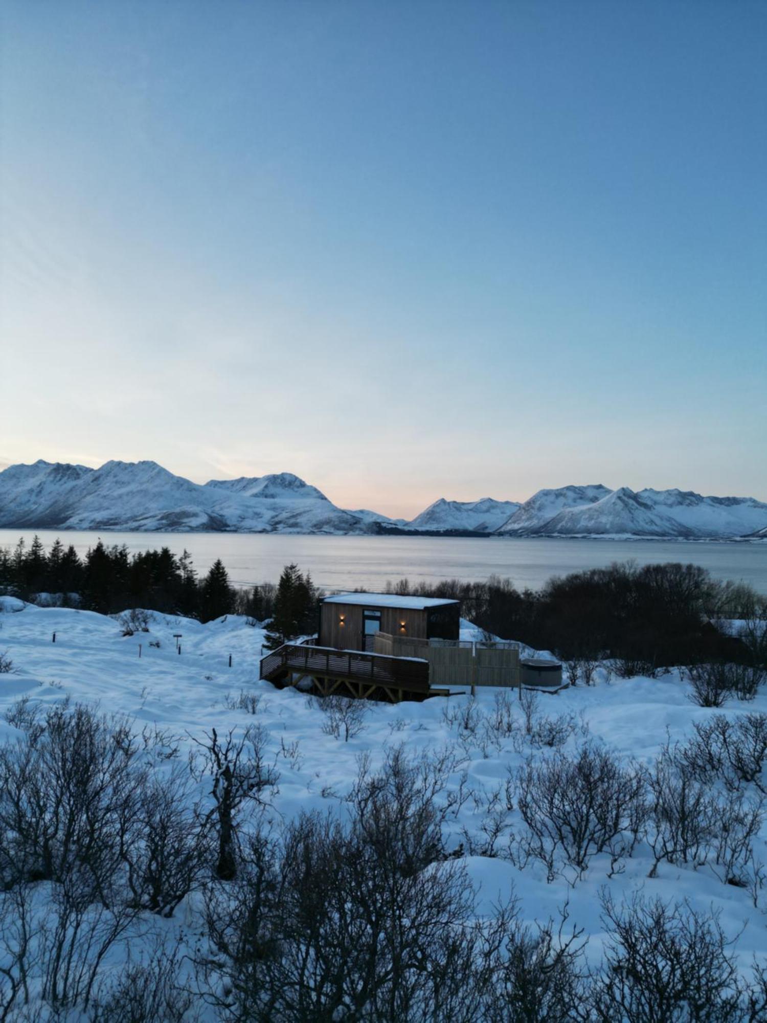 Wonderinn Arctic Utstrand Exteriör bild