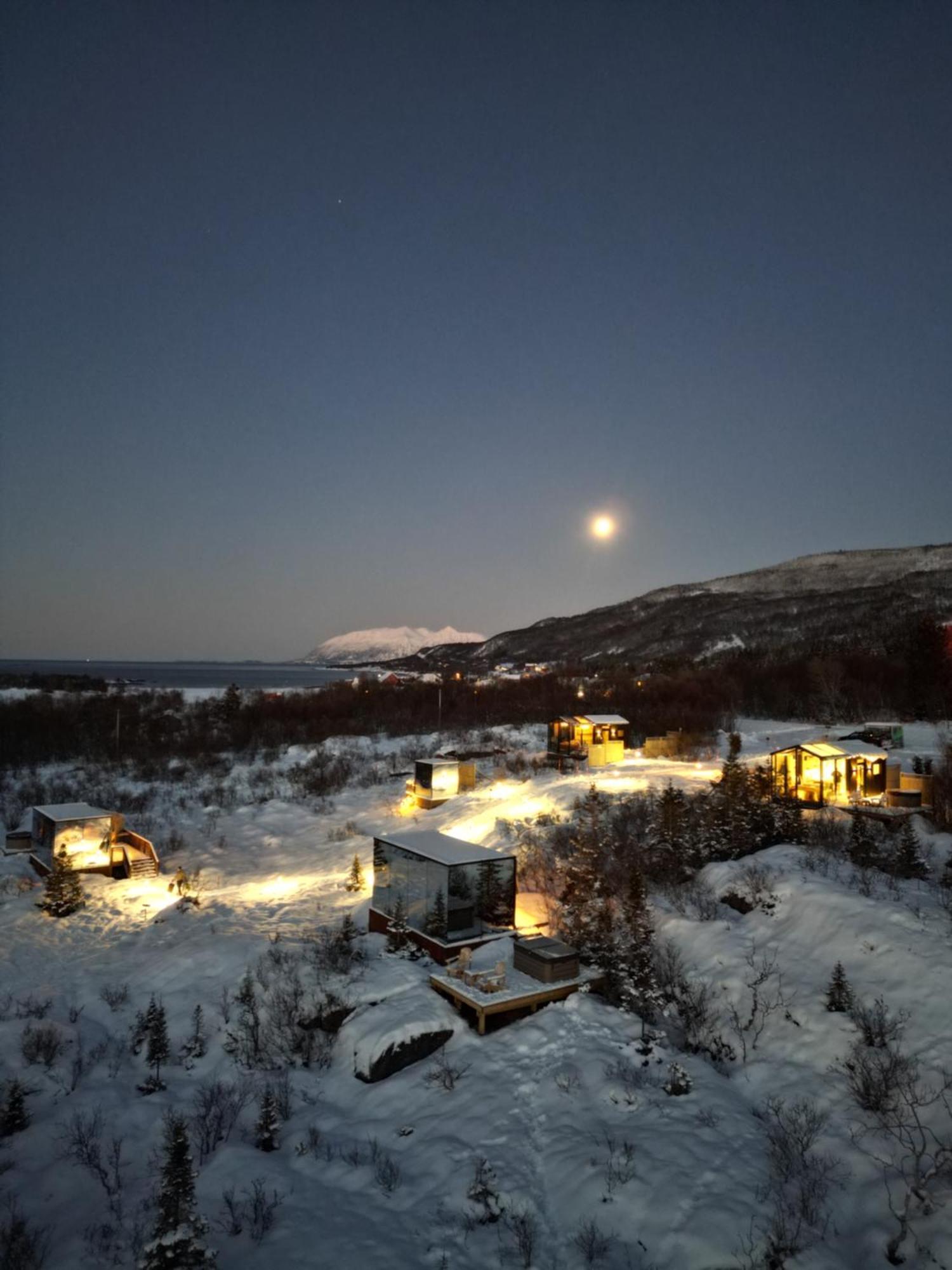 Wonderinn Arctic Utstrand Exteriör bild